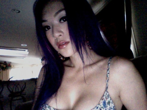 PHOTOS: Sexy American Chinese model Linda Le aka 'Vampy' .